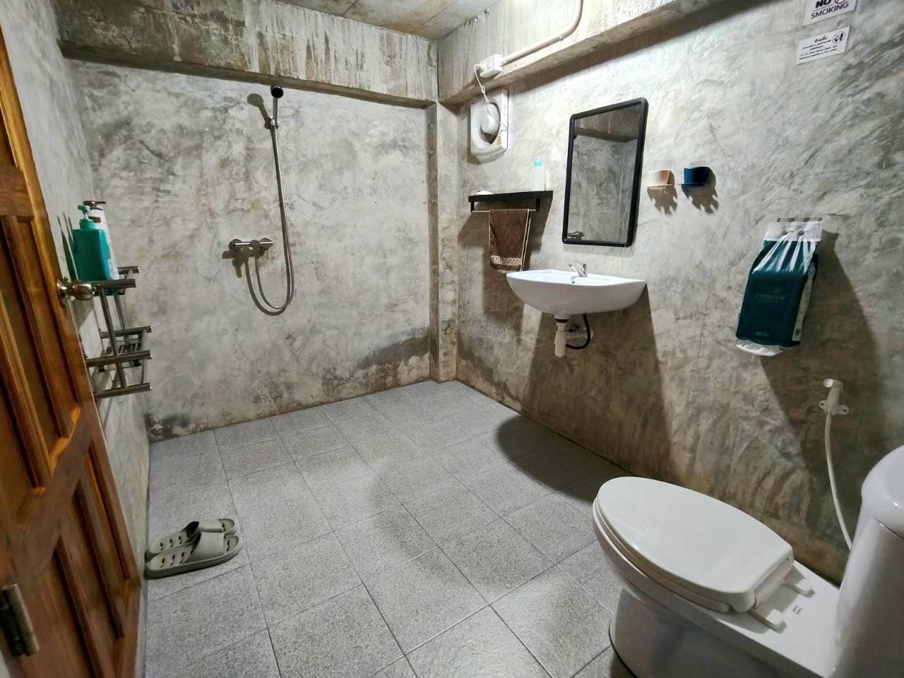Room 1 – Family Room, photo 6